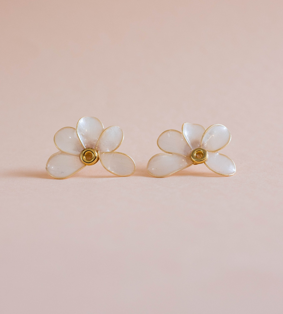 Half Daisy Ivory